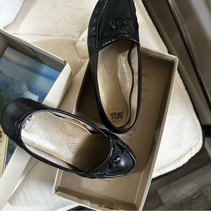 SAS Black Patent Leather Flats with Quilted Design